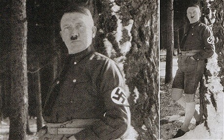 Hitler poseert in klassieke Duitse korte broek en kniekousen voor zijn persoonlijke fotograaf Heinrich Hoffman. De foto is nooit door de NSDAP vrijgegeven.